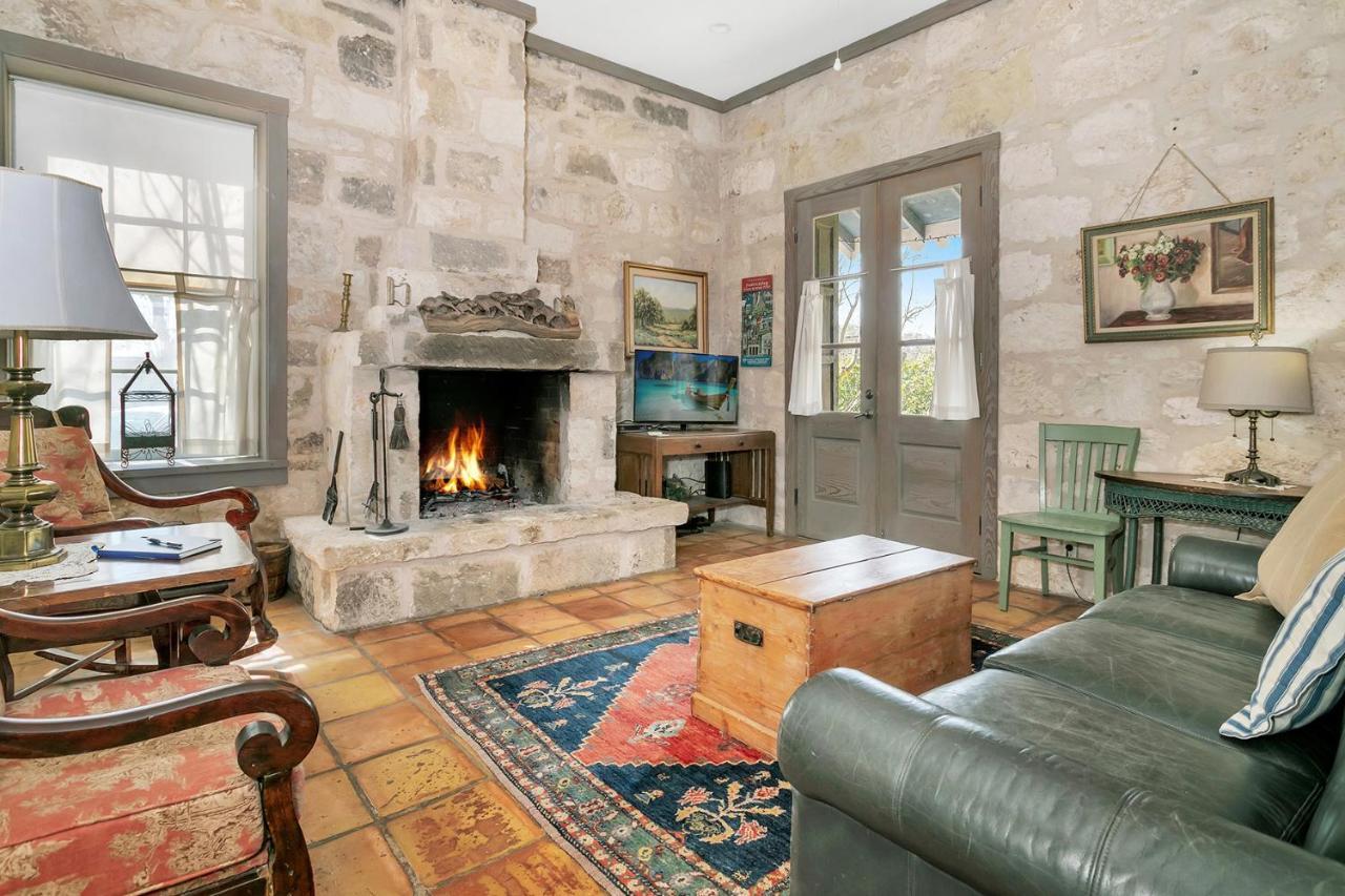 Adams Travis - 1B1Ba, Pet Friendly With Fee, Walk To Main Villa Fredericksburg Exterior photo