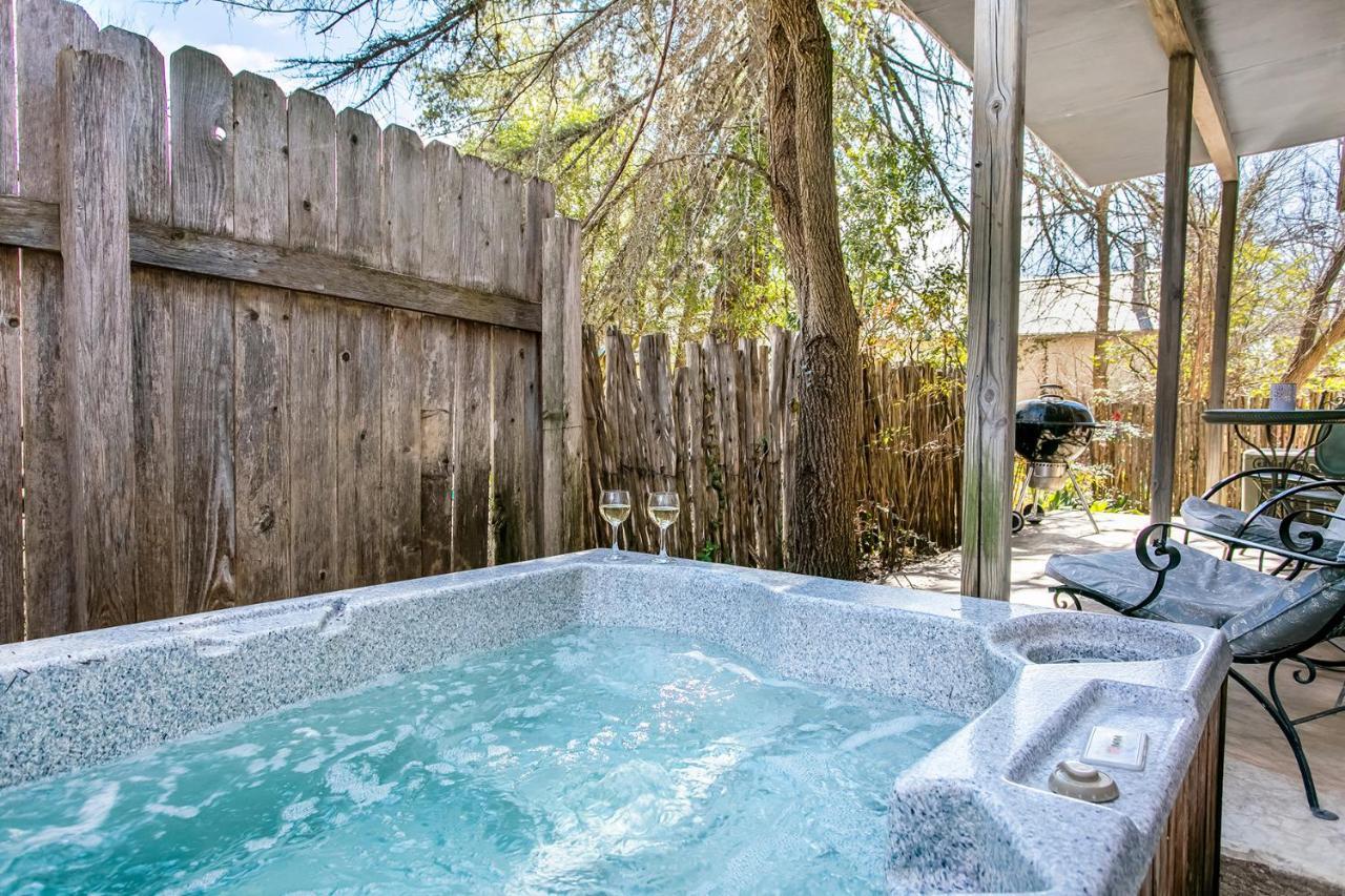 Adams Travis - 1B1Ba, Pet Friendly With Fee, Walk To Main Villa Fredericksburg Exterior photo